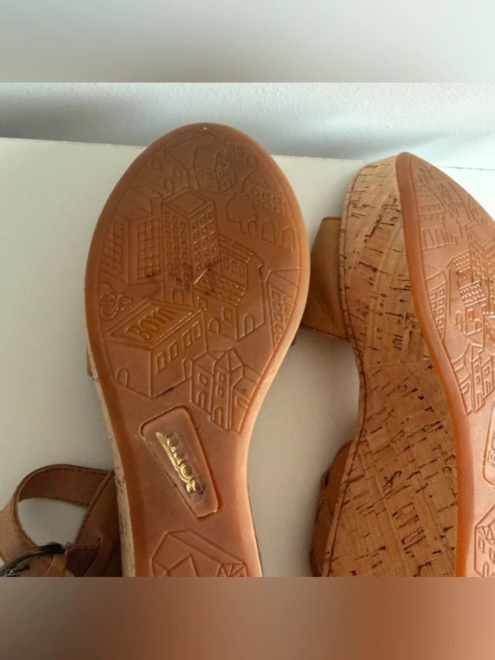Like new Born Tan Leather Cork Wedge Sandals sz 8